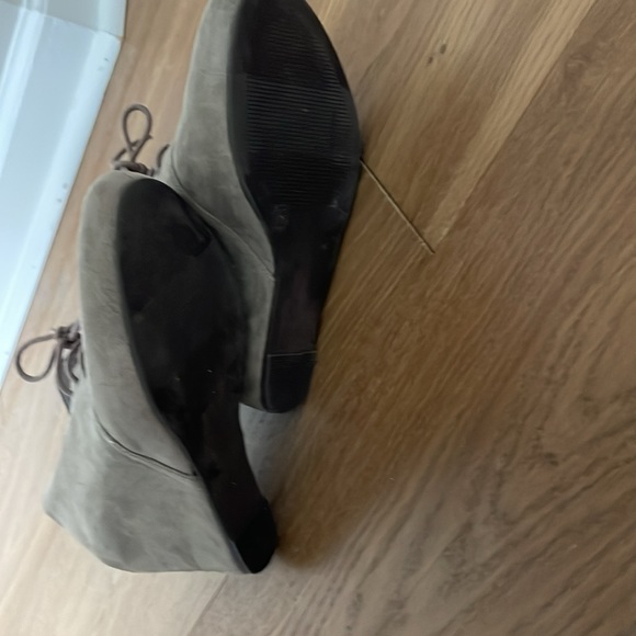 Light brown Suede Wedge 7.5 tie up boot look heel - Picture 7 of 7